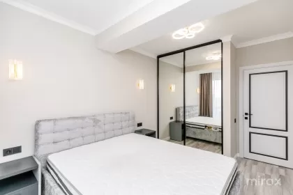 бул. Мирча чел Бэтрын, Чеканы изображение 243422