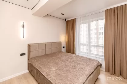 бул. Мирча чел Бэтрын, Чеканы изображение 242696