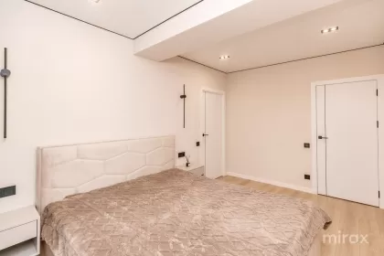 бул. Мирча чел Бэтрын, Чеканы изображение 242698