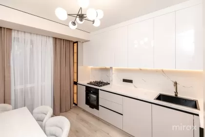 бул. Мирча чел Бэтрын, Чеканы изображение 242808