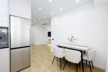 бул. Мирча чел Бэтрын, Чеканы изображение 243966