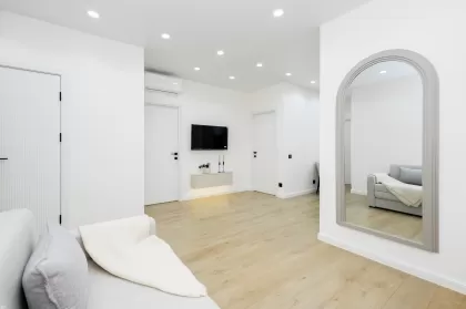 бул. Мирча чел Бэтрын, Чеканы изображение 243967