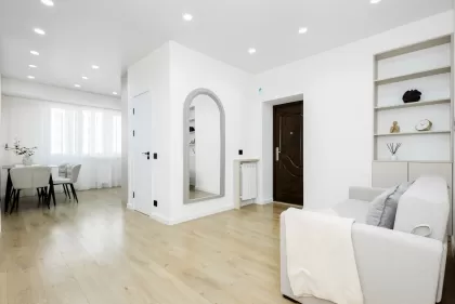 бул. Мирча чел Бэтрын, Чеканы изображение 243969