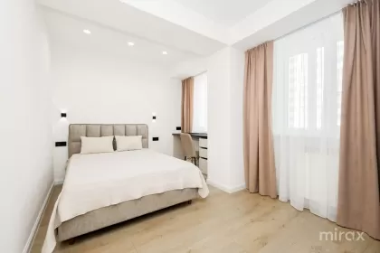 бул. Мирча чел Бэтрын, Чеканы изображение 243975