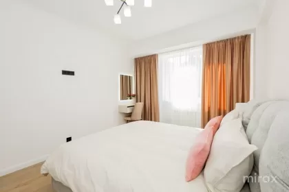 бул. Мирча чел Бэтрын, Чеканы изображение 243978