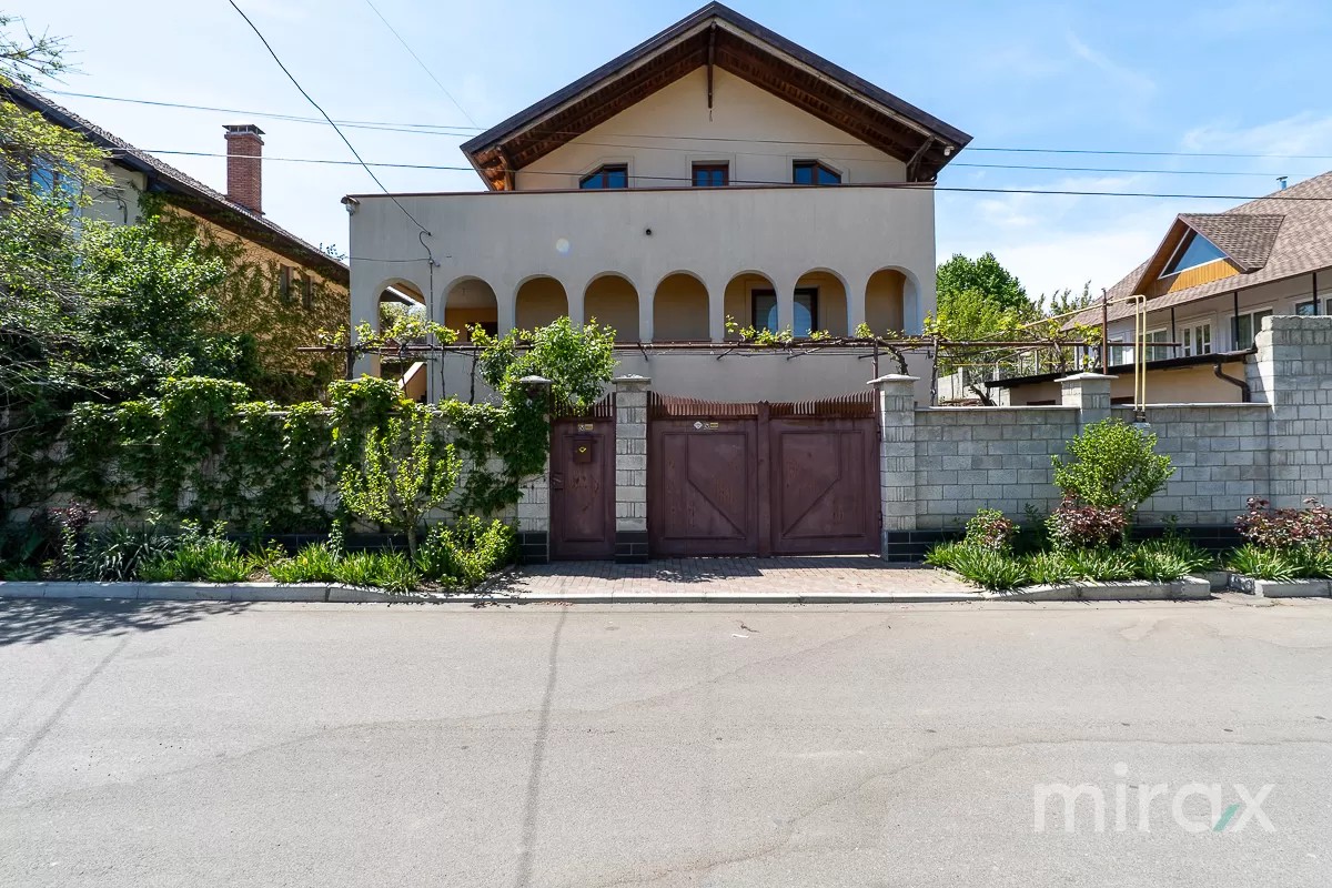 str. Sf. Gheorghe, Codru, mun. Chișinău