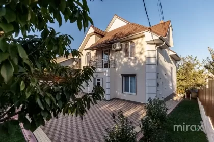 str. Livadarilor, Codru, Chișinău